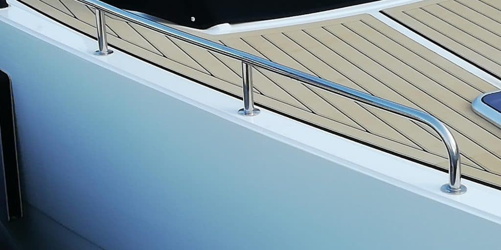 Cómo limpiar el acero inoxidable de un barco: Guía profesional de mantenimiento