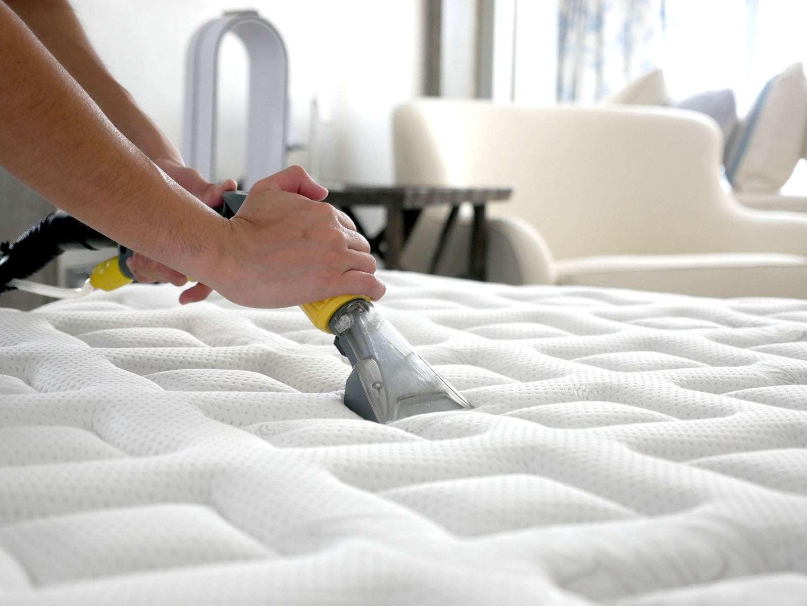 Cómo limpian los colchones en los hoteles: el secreto que puedes aplicar en casa